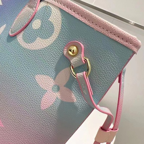 💎✨AUTHENTIC✨💎 Louis Vuitton  bag"M41177 ""Cerise Red Monogram coated canvas Na - Picture 4 of 7